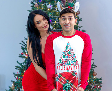 Cumming Down My Stepmoms Chimney On Christmas - S8:E7