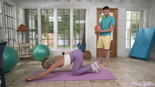 stepmoms_hot_body_energizes_me_4.jpg